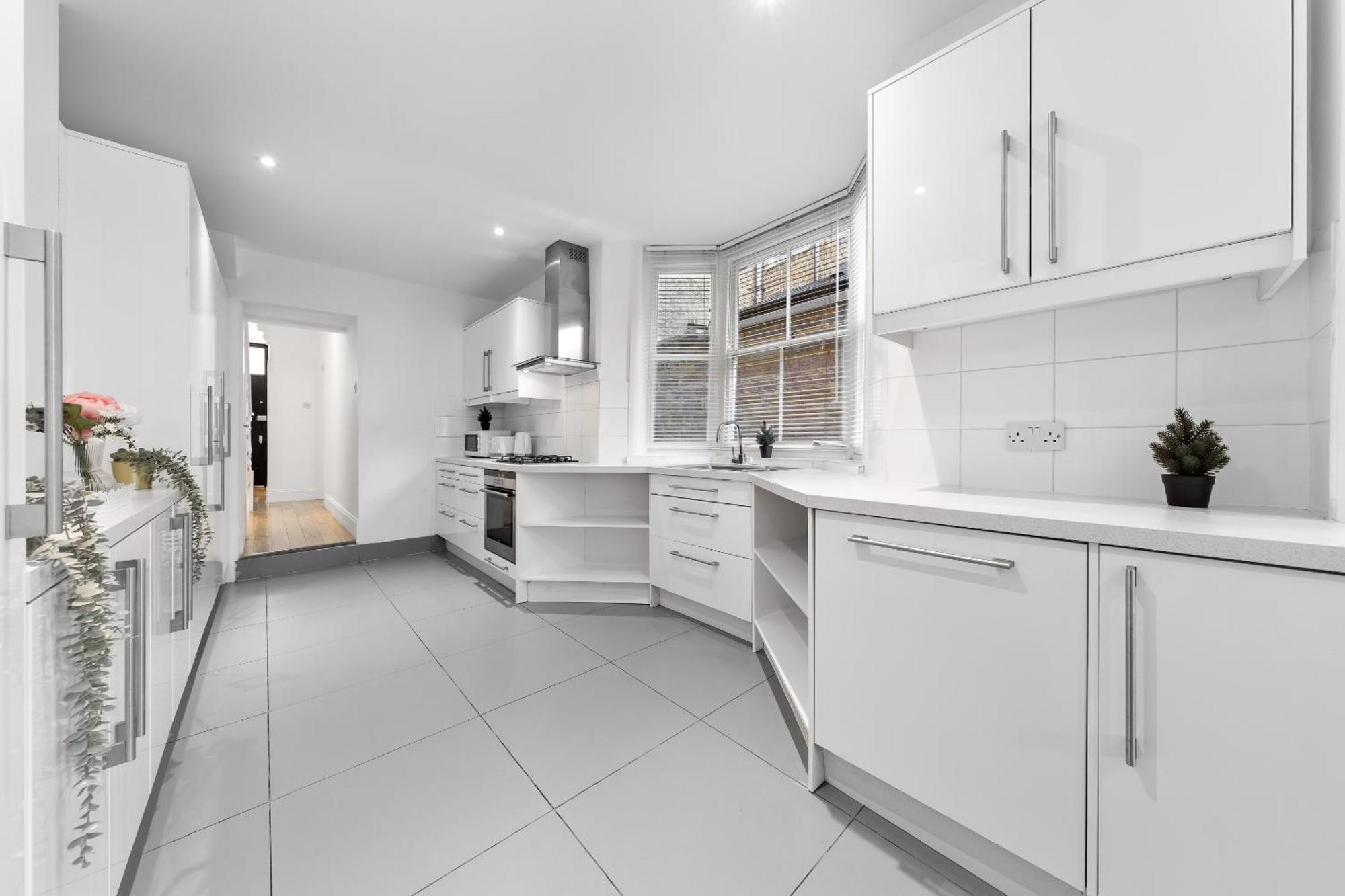 Luxury 4-Bedroom Modern Flat In Central London Steps From Station, Sleeps 9 In Style! Londres Exterior foto