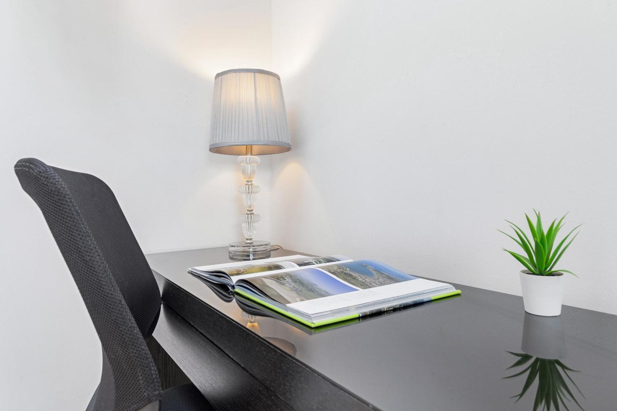 Luxury 4-Bedroom Modern Flat In Central London Steps From Station, Sleeps 9 In Style! Londres Exterior foto