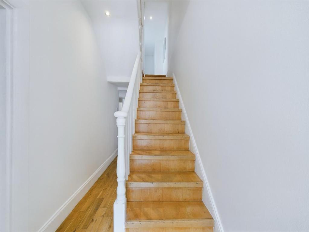 Luxury 4-Bedroom Modern Flat In Central London Steps From Station, Sleeps 9 In Style! Londres Quarto foto