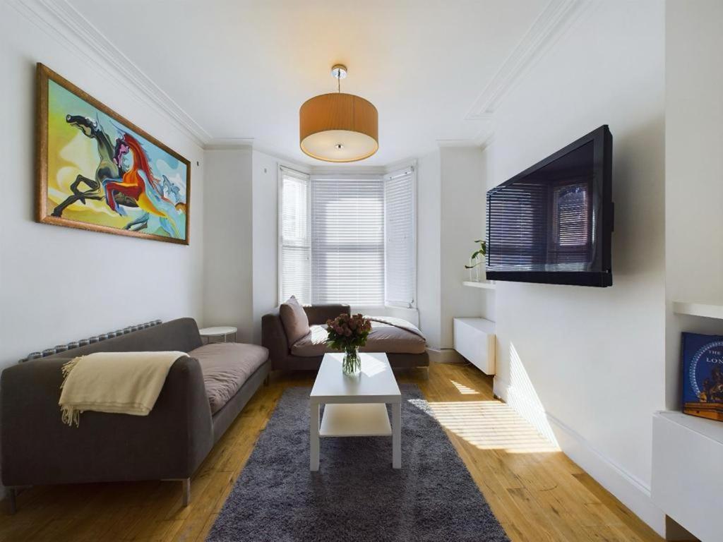 Luxury 4-Bedroom Modern Flat In Central London Steps From Station, Sleeps 9 In Style! Londres Quarto foto