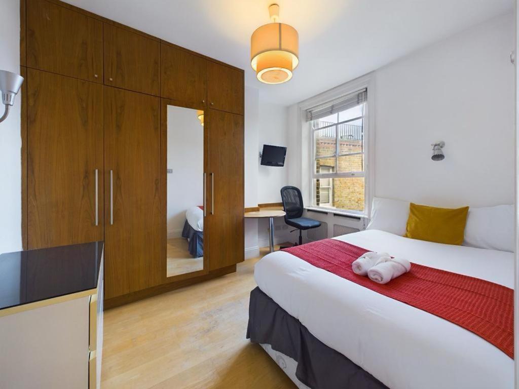 Luxury 4-Bedroom Modern Flat In Central London Steps From Station, Sleeps 9 In Style! Londres Quarto foto