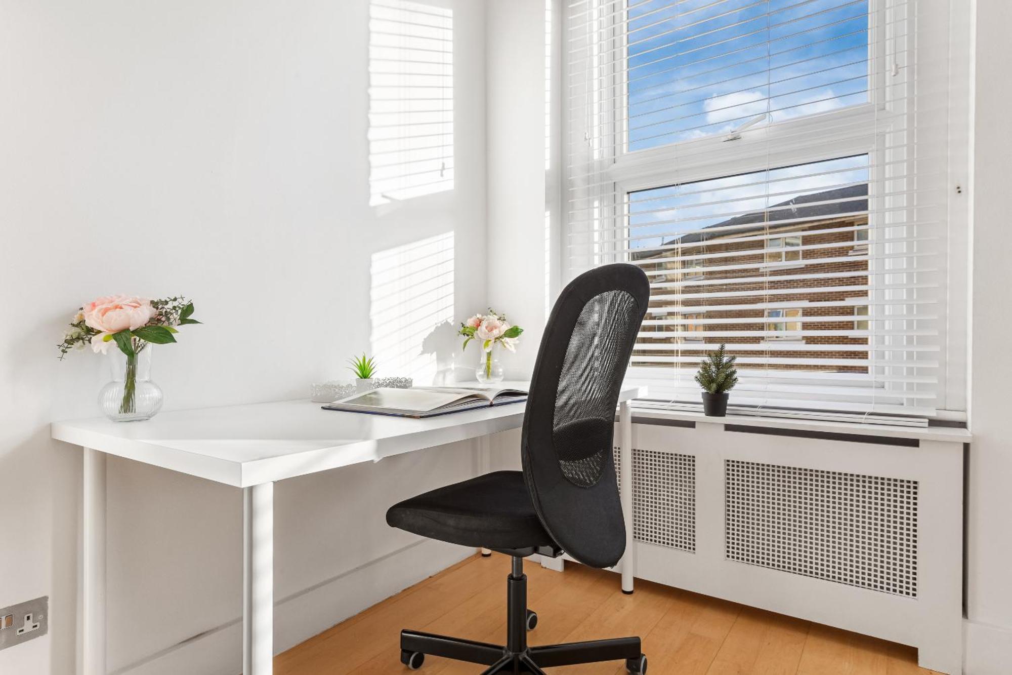 Luxury 4-Bedroom Modern Flat In Central London Steps From Station, Sleeps 9 In Style! Londres Exterior foto