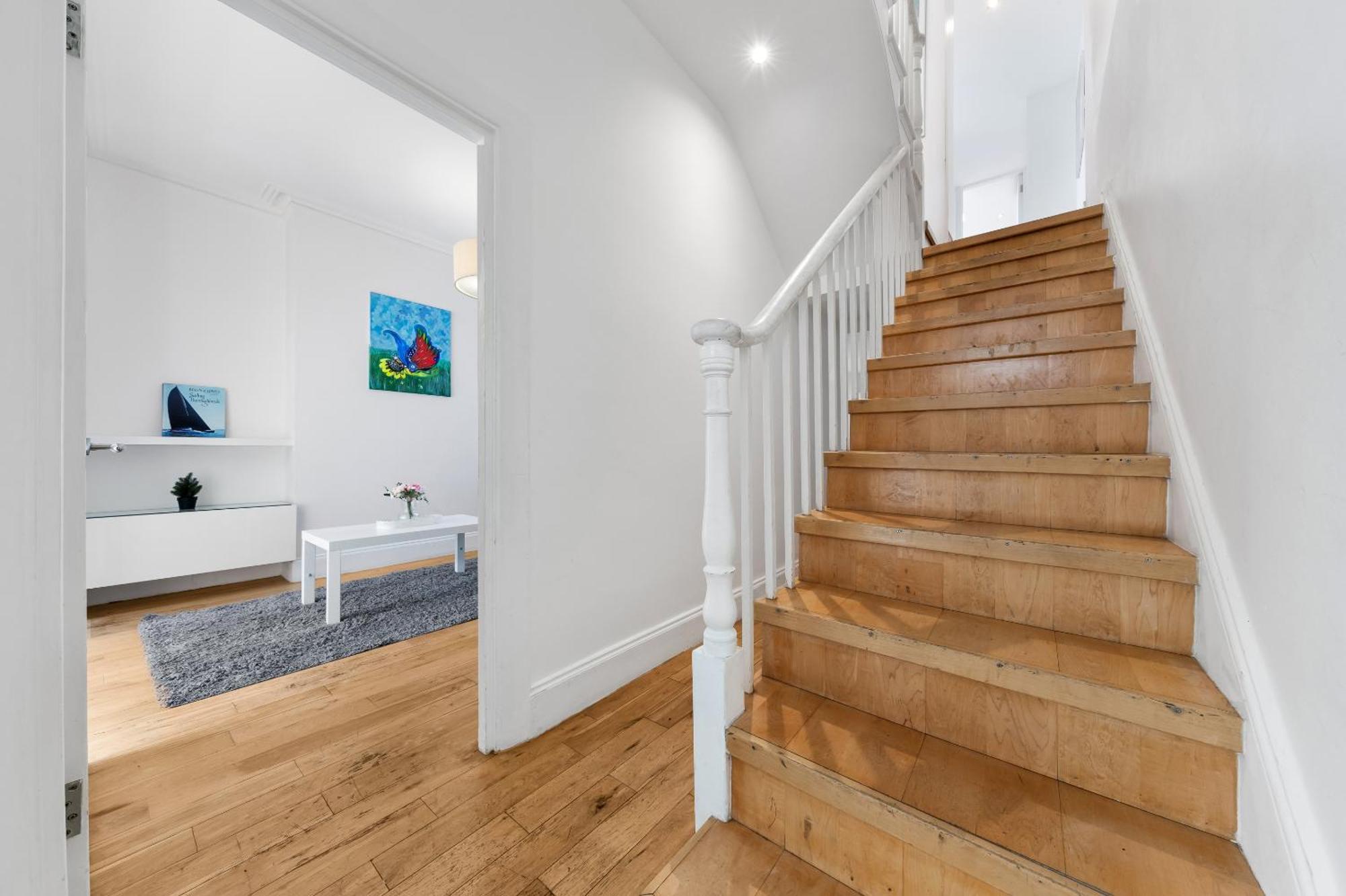 Luxury 4-Bedroom Modern Flat In Central London Steps From Station, Sleeps 9 In Style! Londres Exterior foto