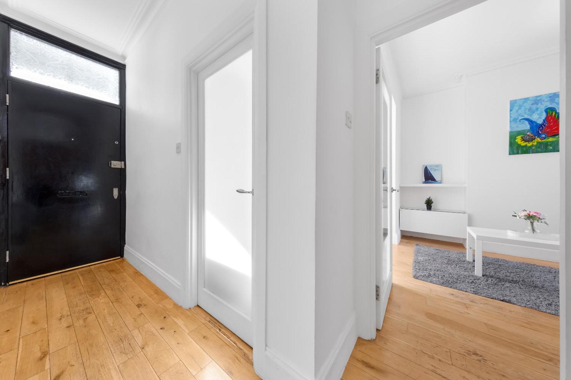 Luxury 4-Bedroom Modern Flat In Central London Steps From Station, Sleeps 9 In Style! Londres Exterior foto