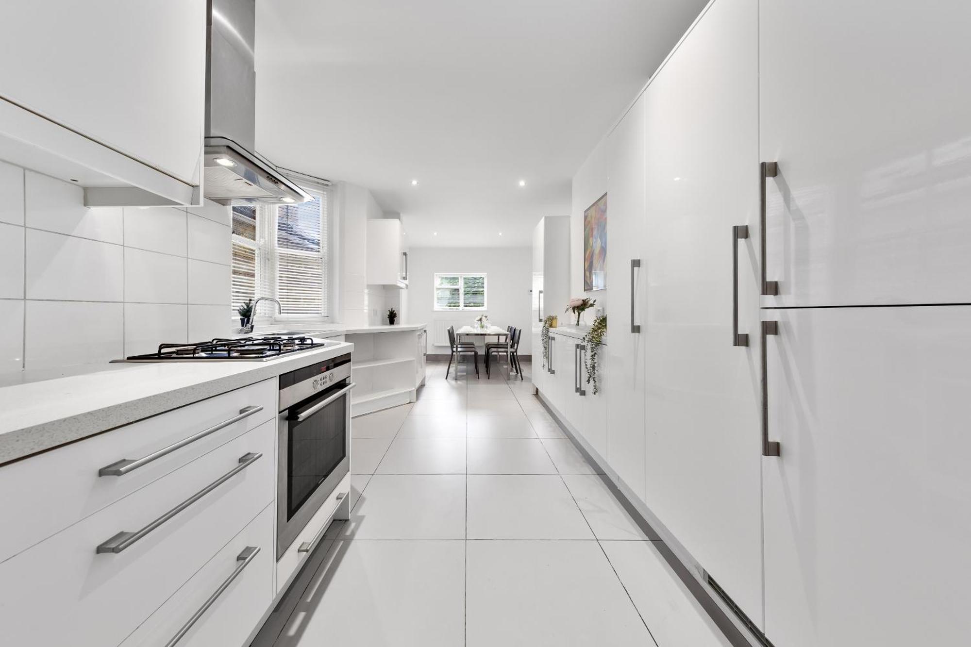 Luxury 4-Bedroom Modern Flat In Central London Steps From Station, Sleeps 9 In Style! Londres Exterior foto