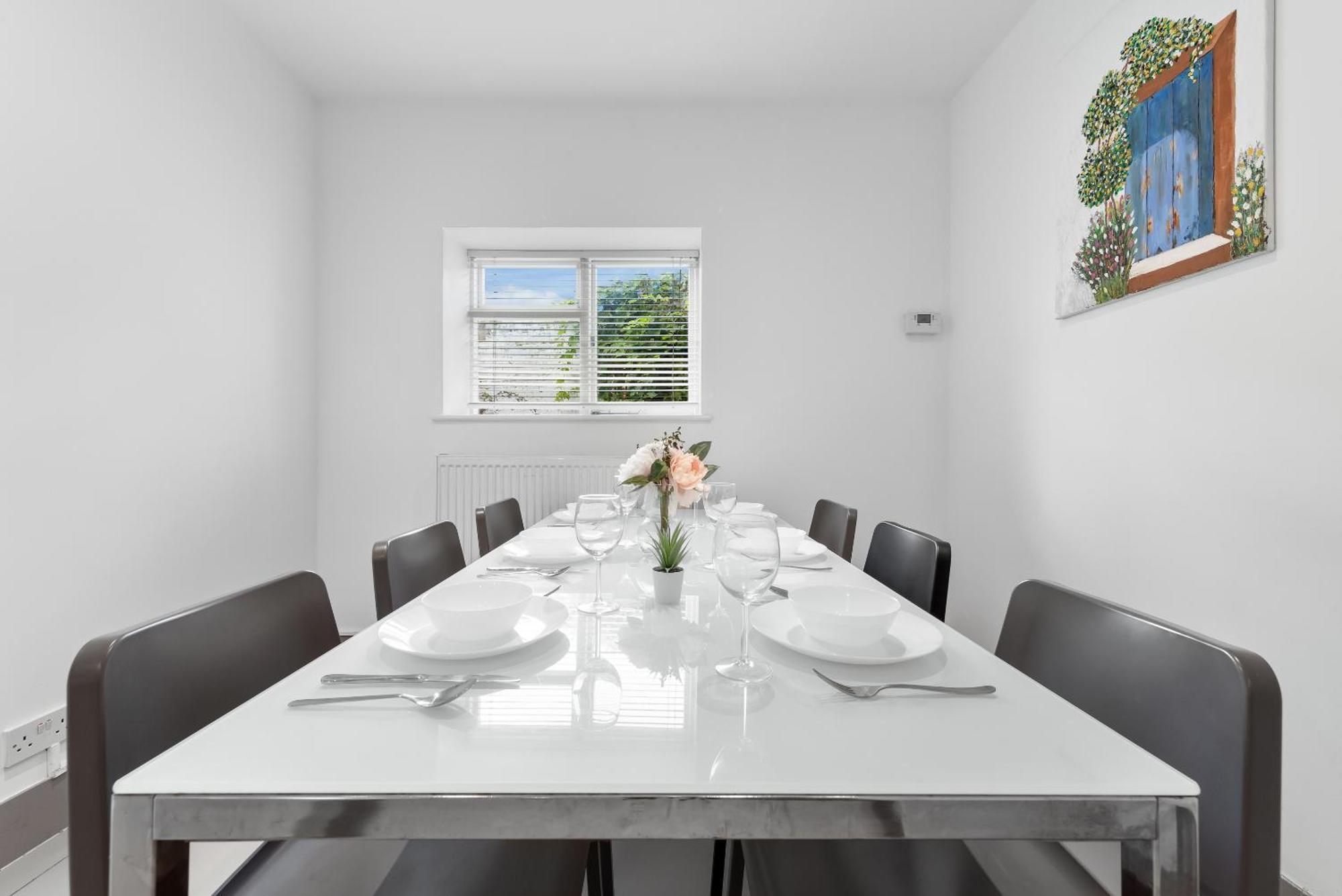 Luxury 4-Bedroom Modern Flat In Central London Steps From Station, Sleeps 9 In Style! Londres Exterior foto